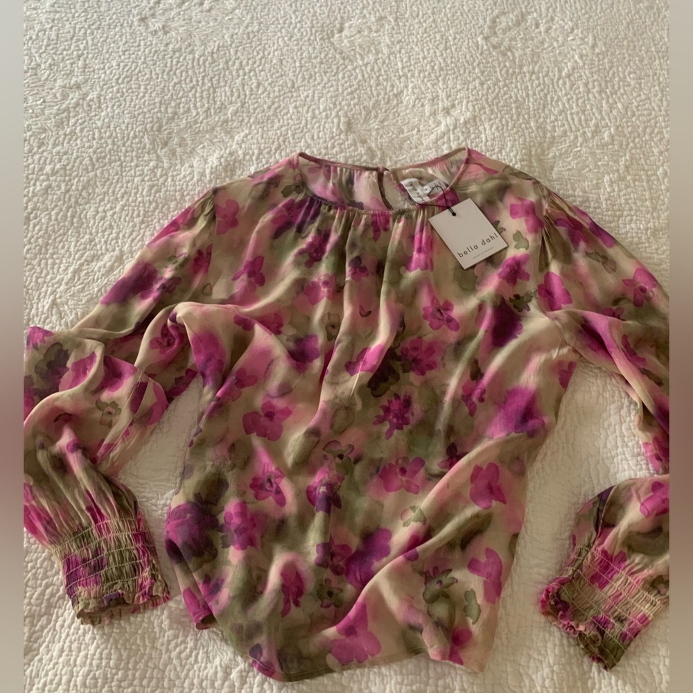 NWT. Stunning colors by well known Luzury Brand Bella Dahl